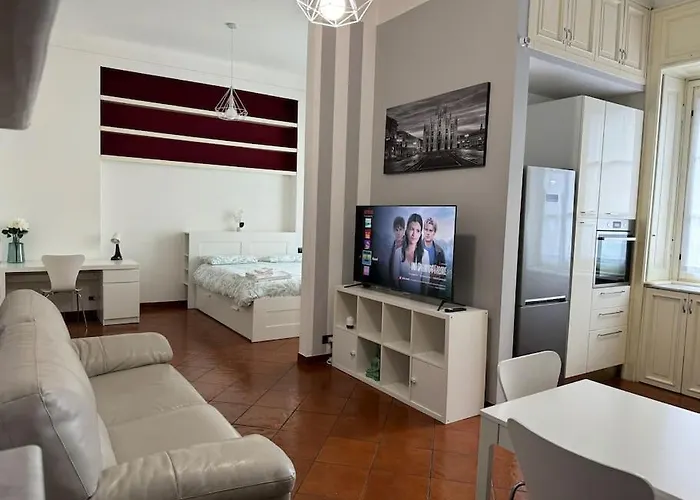 Ponthouse: Navigli, IULM, Romolo